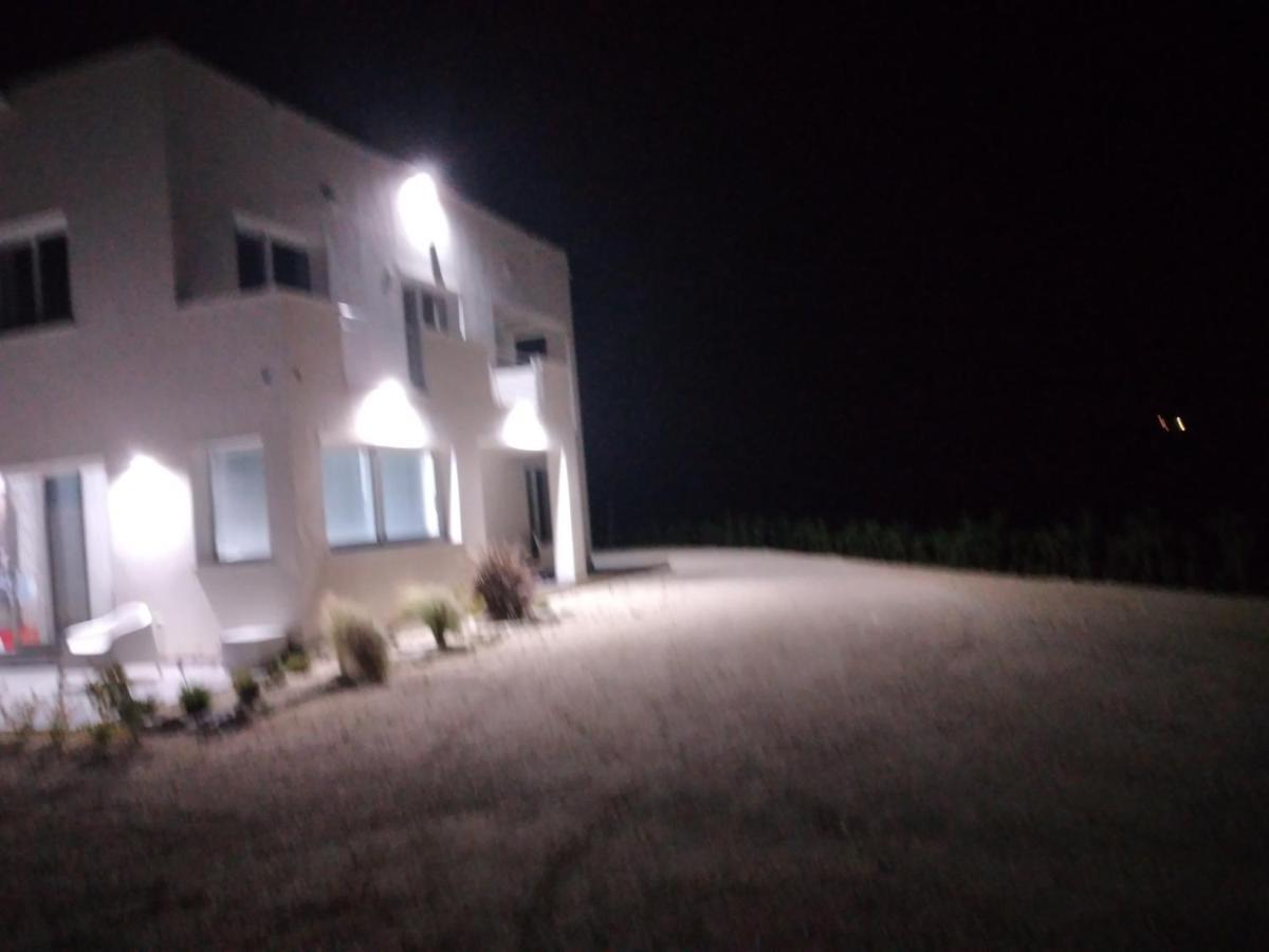 La Dama Bianca Bovo Marina Hotel Монталегро Екстериор снимка